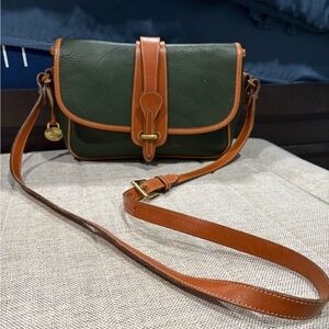 Elegant Green and Tan Leather Shoulder Bag
